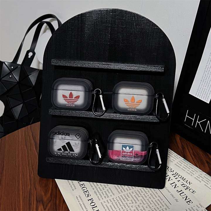 アディダス airpods4ケース