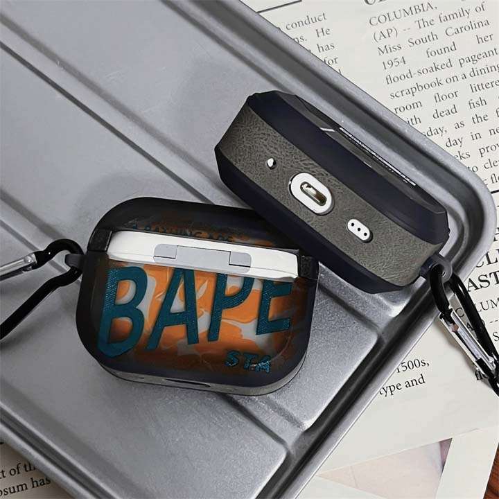 bape airpods4ケース カラビナ付き