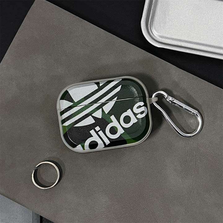 adidas airpods4ケース カラビナ付き