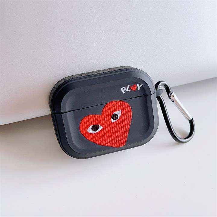 COMME des GARCONS airpods4ケース 装着充電可能
