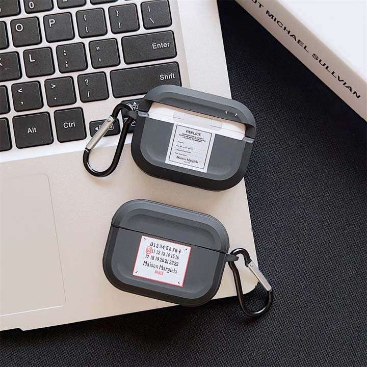 maison margiela airpods4 case