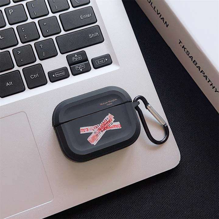 マルジェラ airpods4 つや消しイヤホンケース
