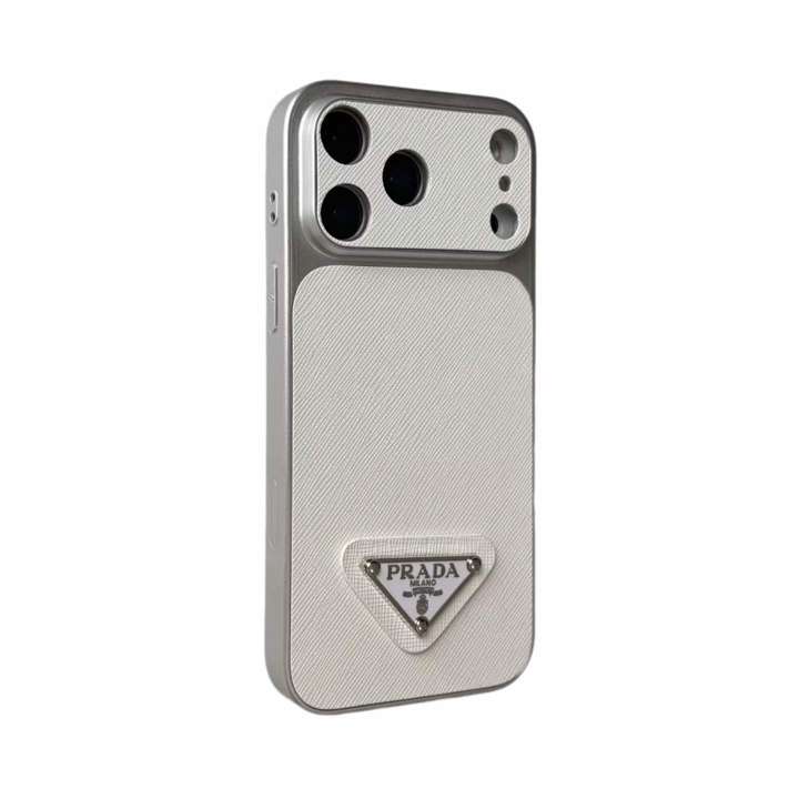 Prada 十字紋レザー iphone17 proケース