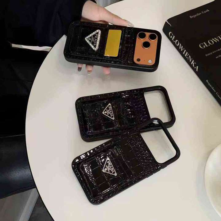 プラダ iphone17ケース ワニ柄 ブラック