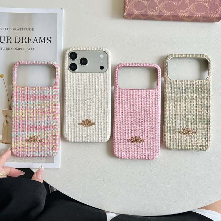 Coach iPhone17携帯ケース 編み込み風
