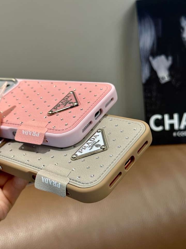 プラダ キラキラ iphone17ケース