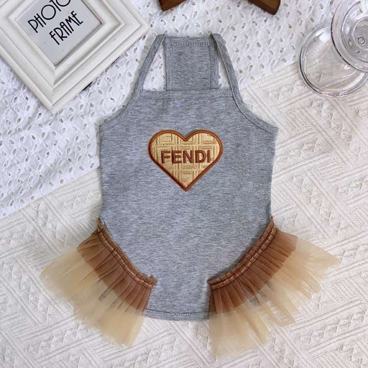 フェンディ ロゴ刺繍 ペット服