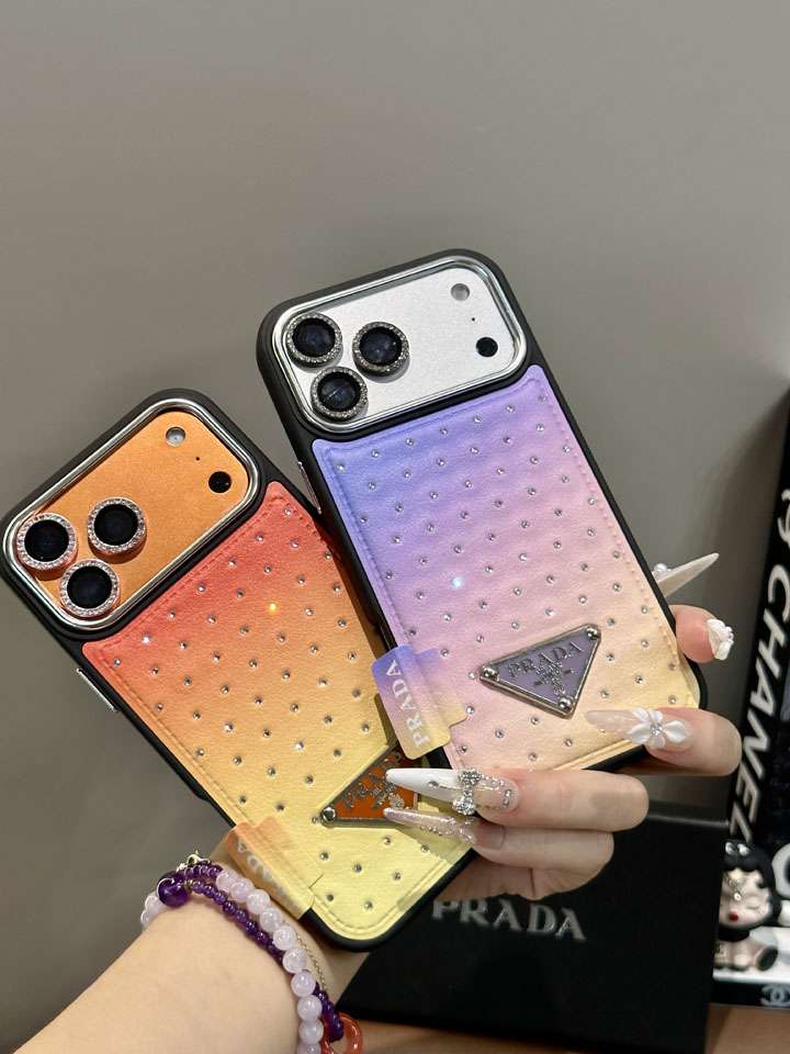 Prada iphone17proケース キラキラ