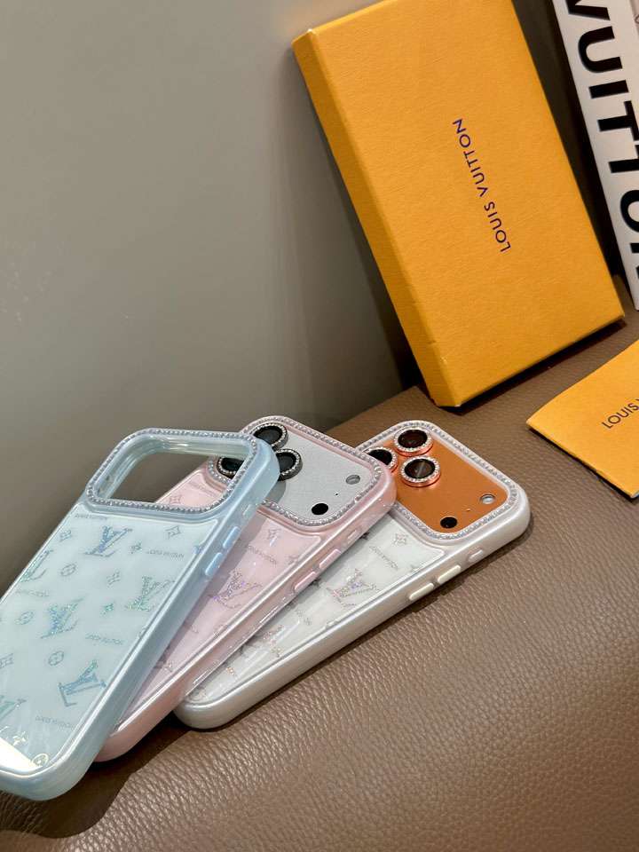ヴィトン iPhone18Proケース ラインストーン レンズ保護
