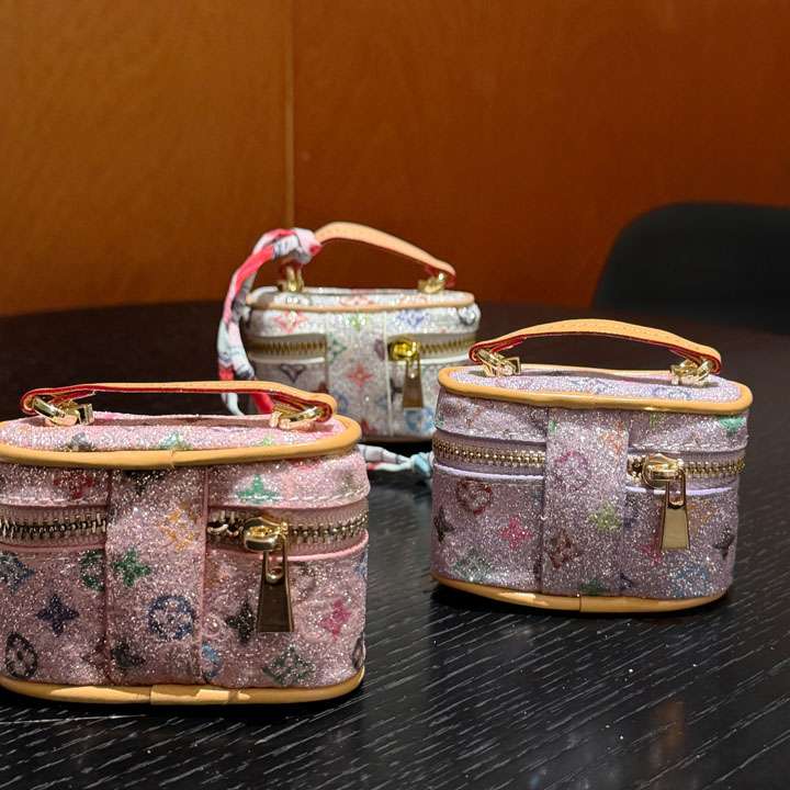 ルイヴィトン キラキラ AirPods 4ケース