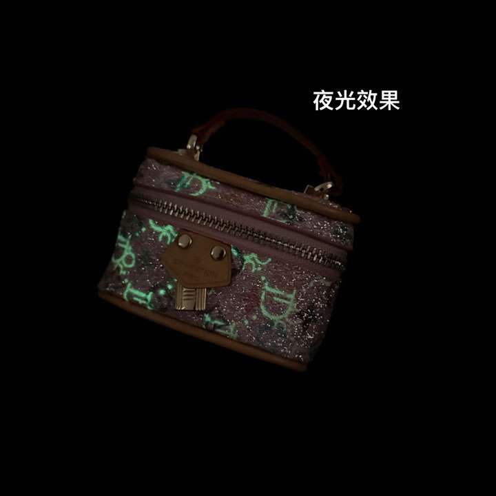 暗闇で光る airpdos4ケース
