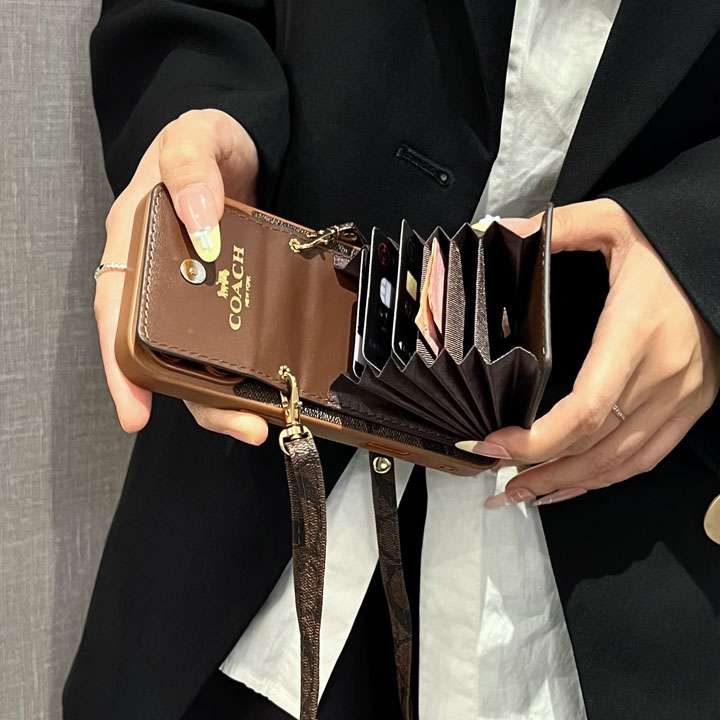 coach シグネチャー iphone18proケース