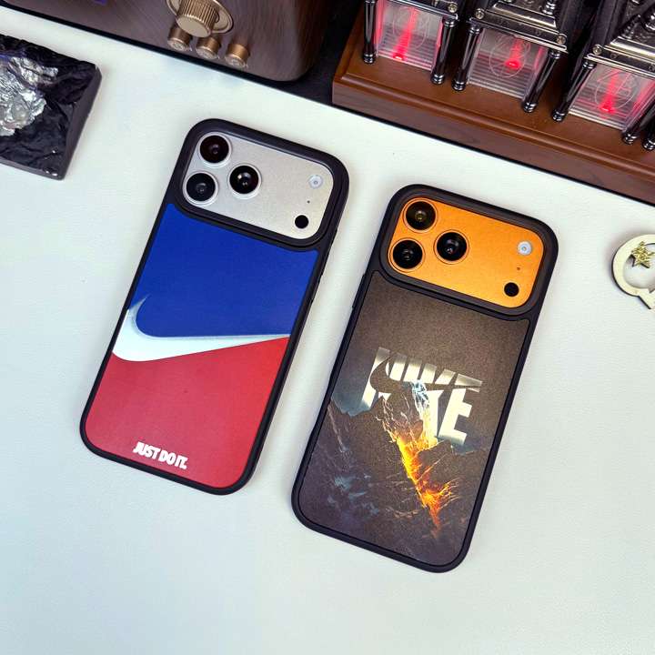 ナイキiPhone17proケース つや消し