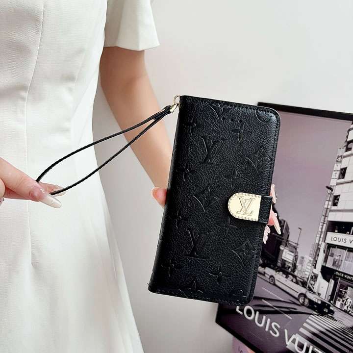 GUCCI iphone18pro 二つ折り 手帳ケース