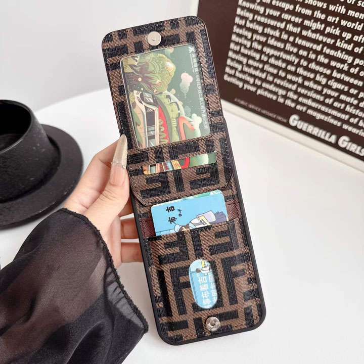フェンディiphone18 背面ケース