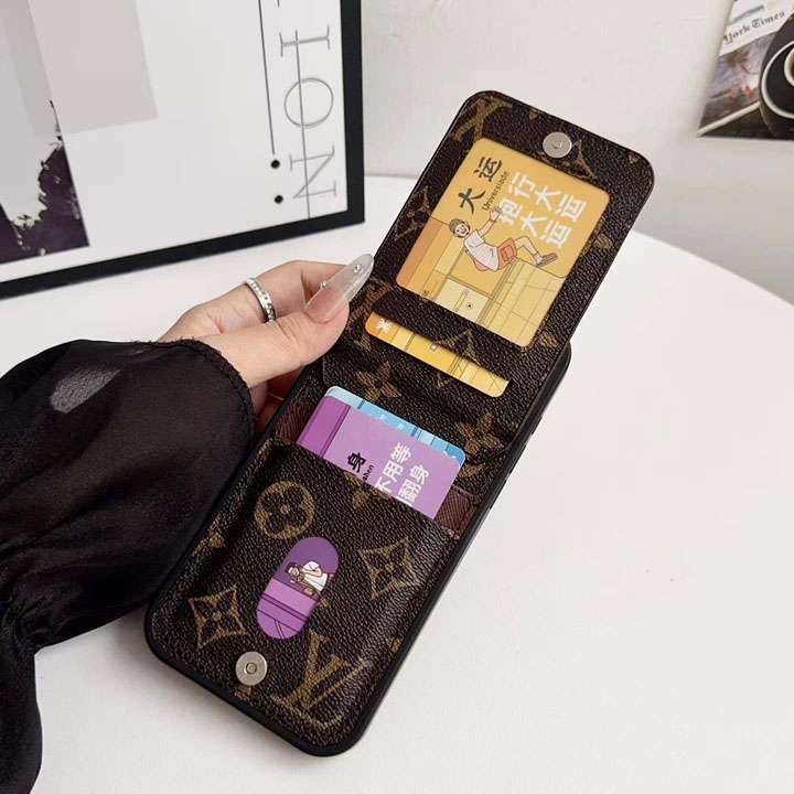 Gucci iphone18proケース ポケット 付き