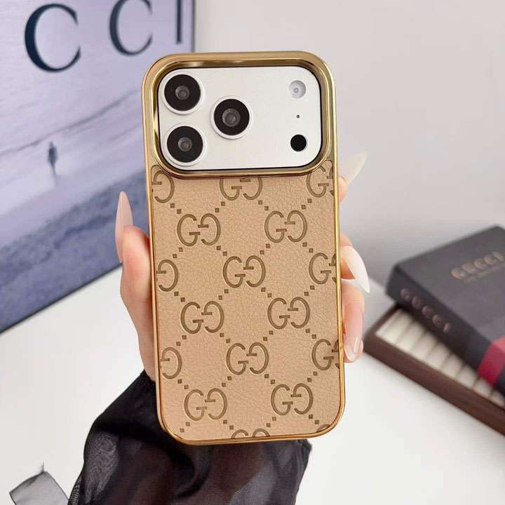 グッチ エンボスレザー iphone18proケース