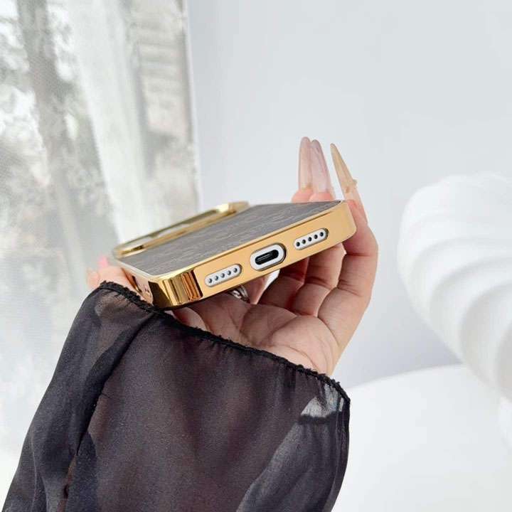 セリーヌ iphone18pro ケース 電気メッキ