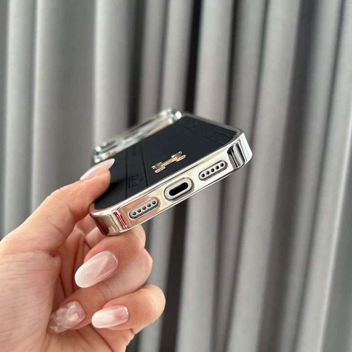 エルメス iphone18proケース メタル質感