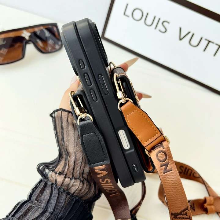 GUCCI iphone18proケース ショルダー