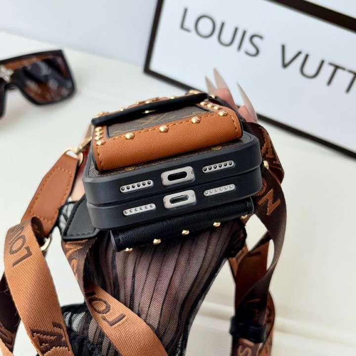 gucci iphone18promaxケース カード収納