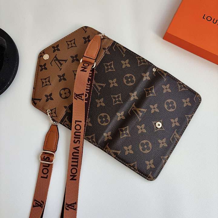 GUCCI iPhone18pro 手帳ケース ウェブストライプ
