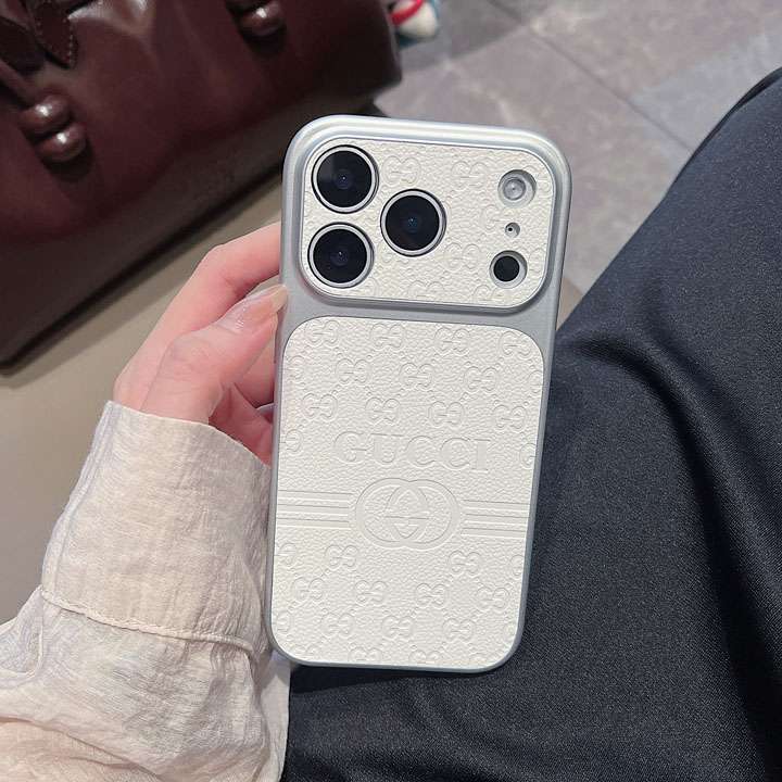 グッチ ロゴ型押し iphone18pro ケース