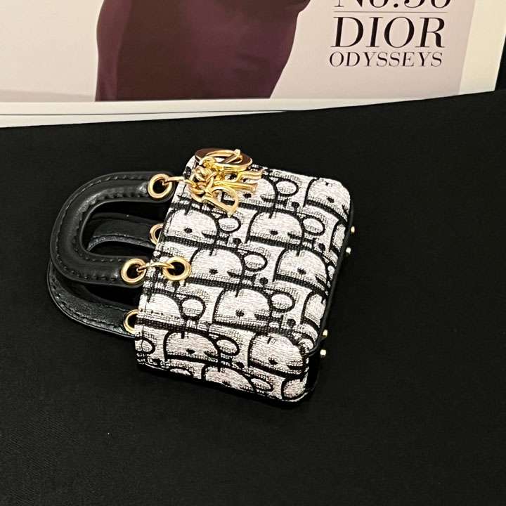 Dior airpods 第五世代 イヤホンケース