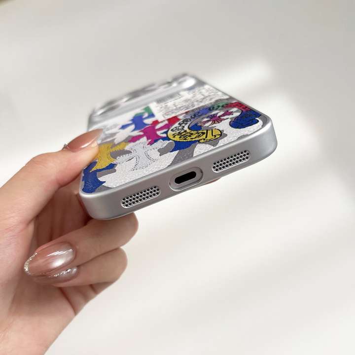 クロームハーツ アイフォン18プロケース 一体型 カメラ保護