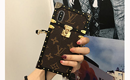 ルイビトン iphoneX ケース トランク